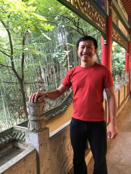 颜嘉宏的个人照