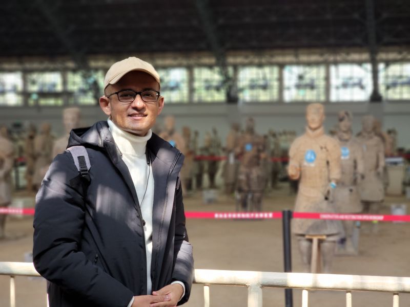 哈飞同学在西安兵马俑